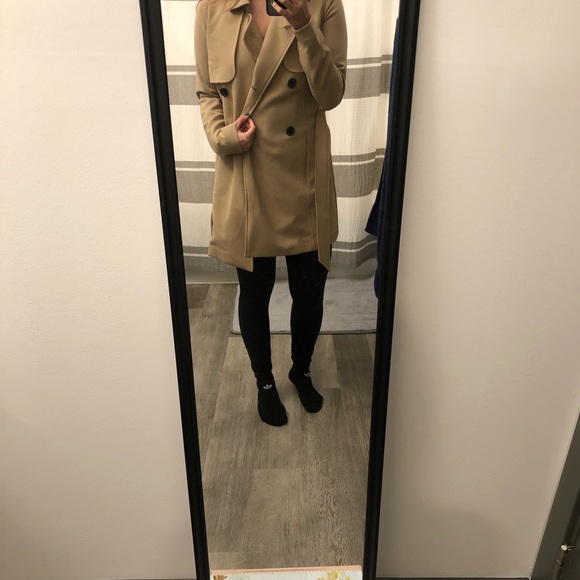 NEVER WORN Abercrombie Drapey Trench Coat - Picture 5 of 6